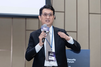 SEALSQ Taiwan業務協理陳聖凱提醒，量子破解威脅逼近，唯有硬體PQC晶片能提供物理級防護，以協助台灣產業在歐美法規轉型潮中搶得供應鏈先機。